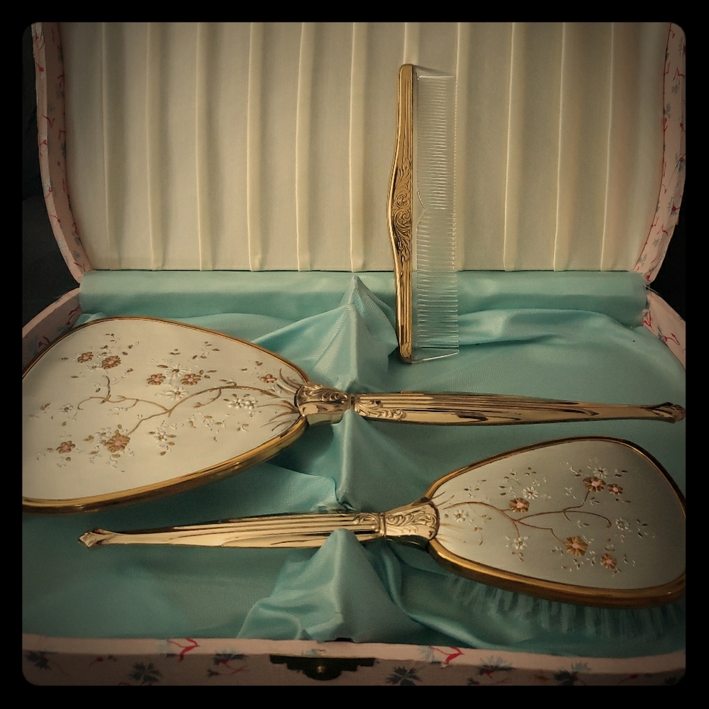 Vintage vanity hand mirror/brush set